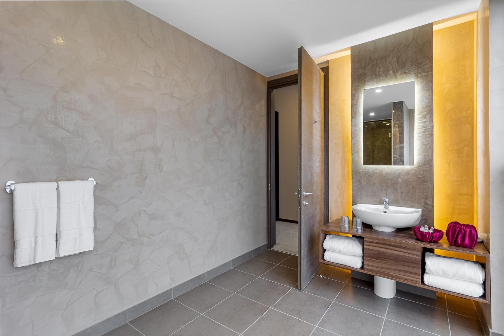 Royal Residences Lagos Luaran gambar